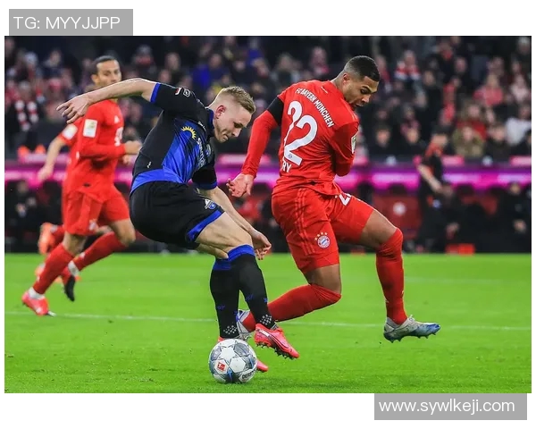 莱万重返安联球场引发拜仁球迷愤怒声讨:背叛与忘恩负义的争议之战